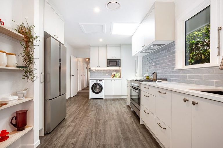 Photo of property in 48 Homewood Crescent, Karori, Wellington, 6012
