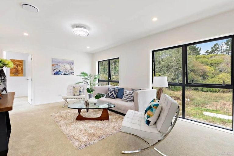 Photo of property in 9 Skanda Crescent, Flat Bush, Auckland, 2019