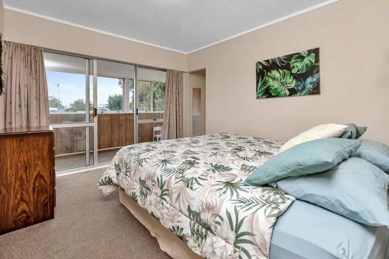 Photo of property in 15 Pyle Road West, One Tree Point, 0118