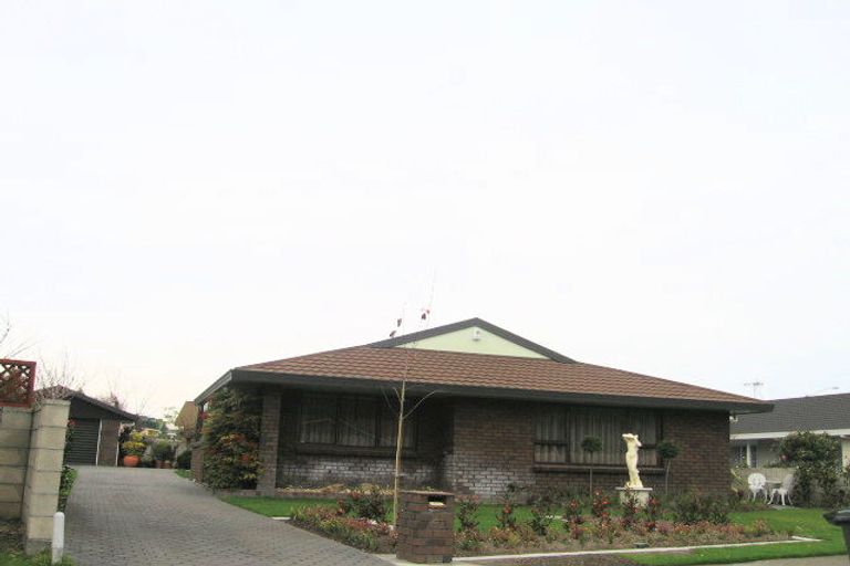 Photo of property in 13 Lowther Place, Taradale, Napier, 4112