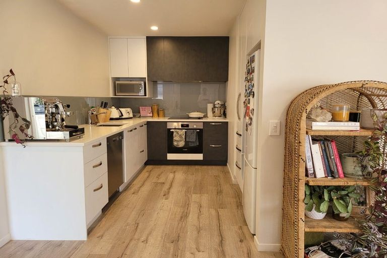 Photo of property in 115 Karepiro Drive, Stanmore Bay, Whangaparaoa, 0932