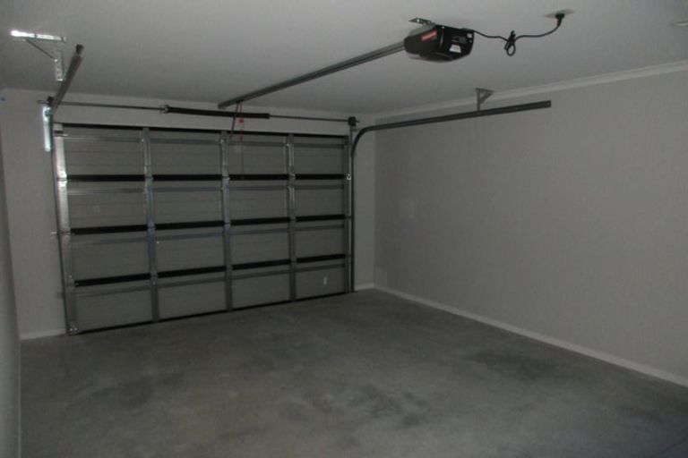 Photo of property in 30 Koru Loop, Paraparaumu, 5032