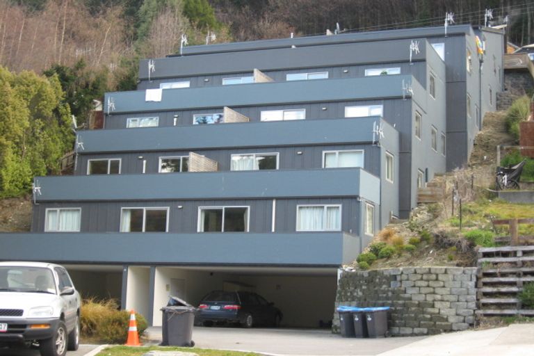 Photo of property in 2b/54 Fryer Street, Queenstown, 9300