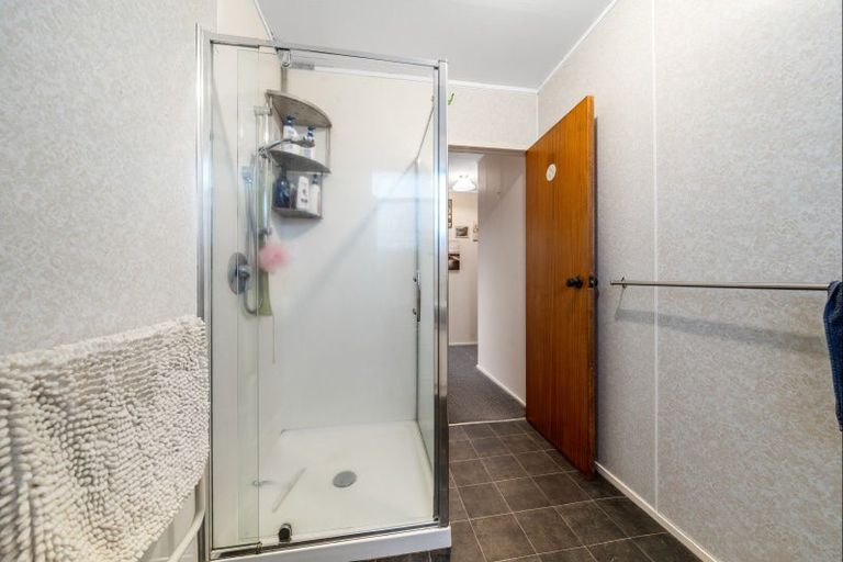 Photo of property in 5 Union Street, Merrilands, New Plymouth, 4312