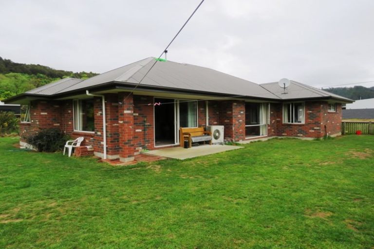 Photo of property in 18 Coal Street, Reefton, 7830