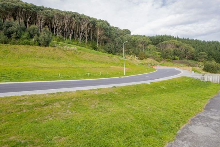 Photo of property in 10 Kakariki Grove, Waikanae, 5036