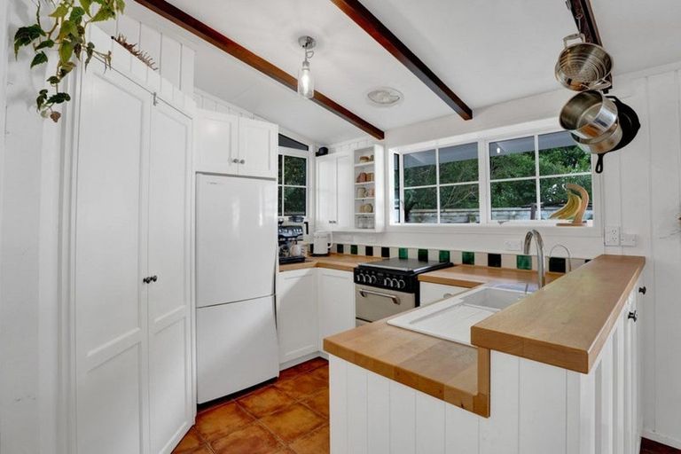 Photo of property in 5 Prudence Place, Oakura, 4314