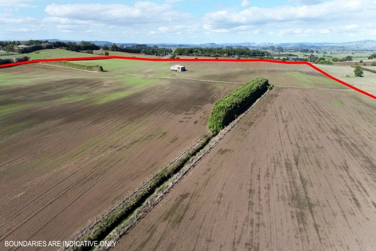 Photo of property in 142 Hutchings Road, Waiuku, 2682