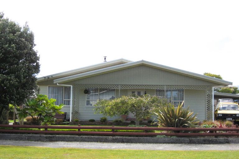 Photo of property in 105 Peel Street, Westport, 7825