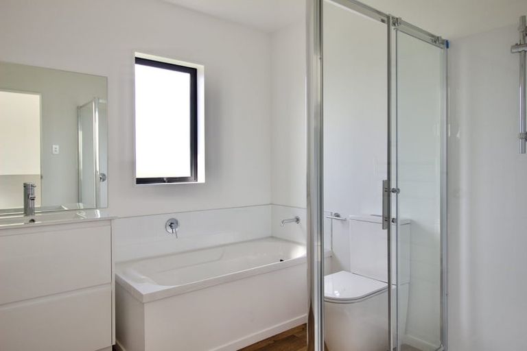 Photo of property in 111b Lancaster Road, Beach Haven, Auckland, 0626