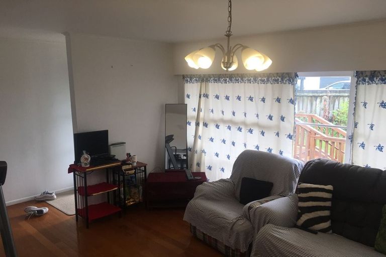 Photo of property in 56 Rua Road, Glen Eden, Auckland, 0602