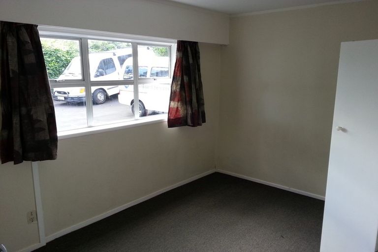 Photo of property in 2/223 Eskdale Road, Birkenhead, Auckland, 0626
