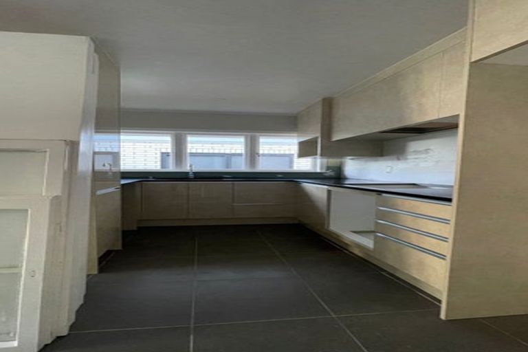 Photo of property in 51 Hallberry Road, Mangere East, Auckland, 2024