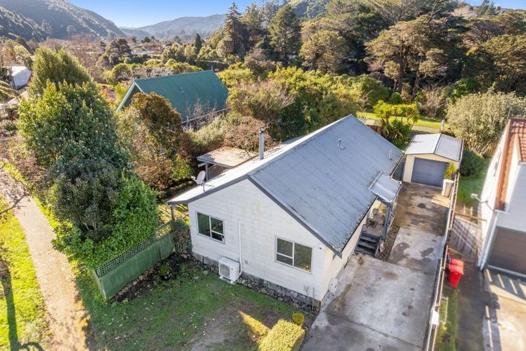 Photo of property in 60 Larchmont Grove, Totara Park, Upper Hutt, 5018