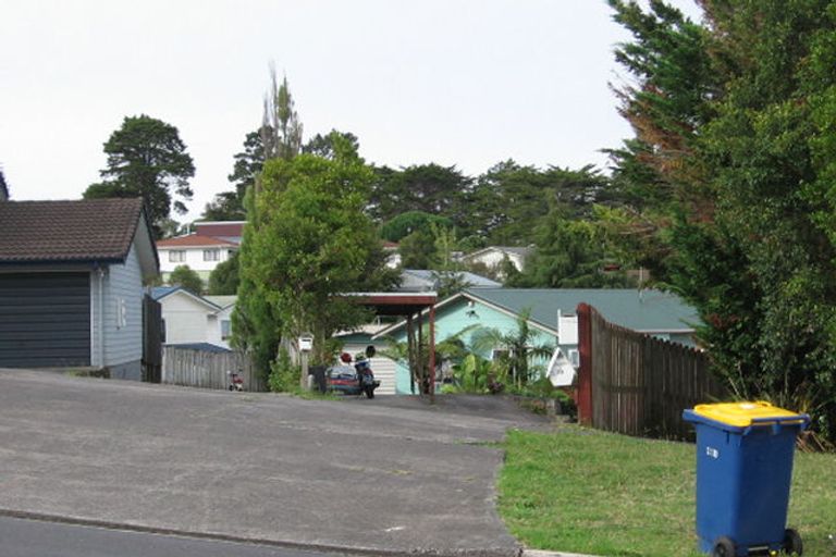 Photo of property in 1/39 Elizabeth Drive, West Harbour, Auckland, 0618