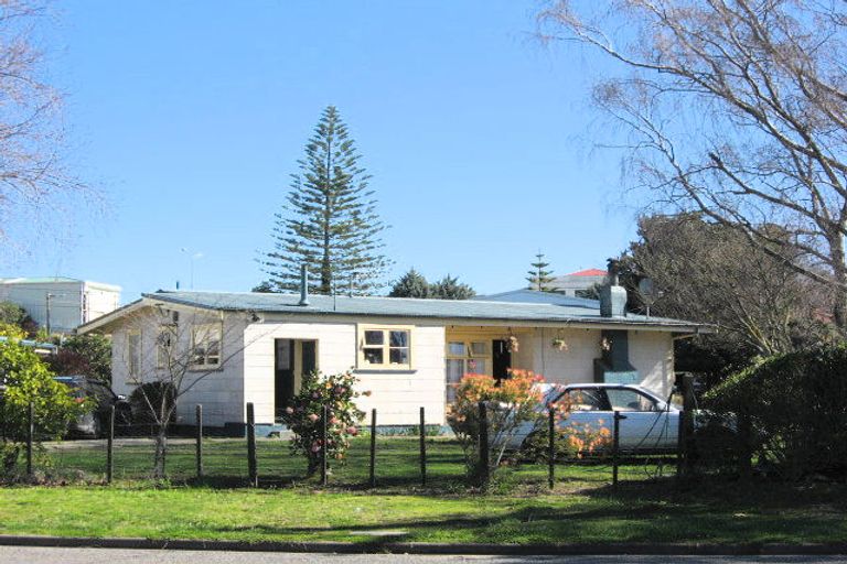 Photo of property in 13 Harker Street, Waipawa, 4210