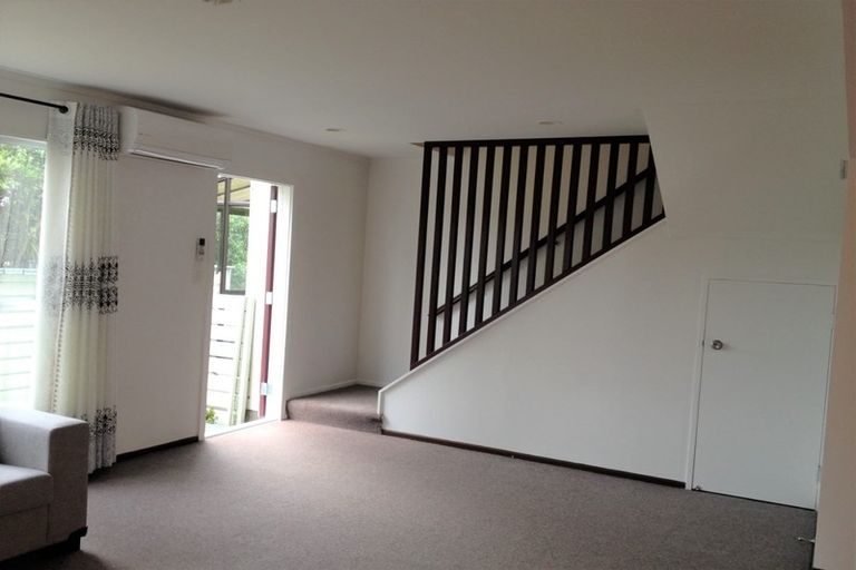 Photo of property in 7 Hollydale Grove, Churton Park, Wellington, 6037