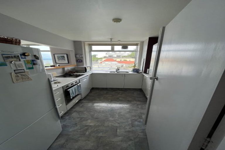 Photo of property in Jerningham Apartments, 20 Oriental Terrace, Oriental Bay, Wellington, 6011