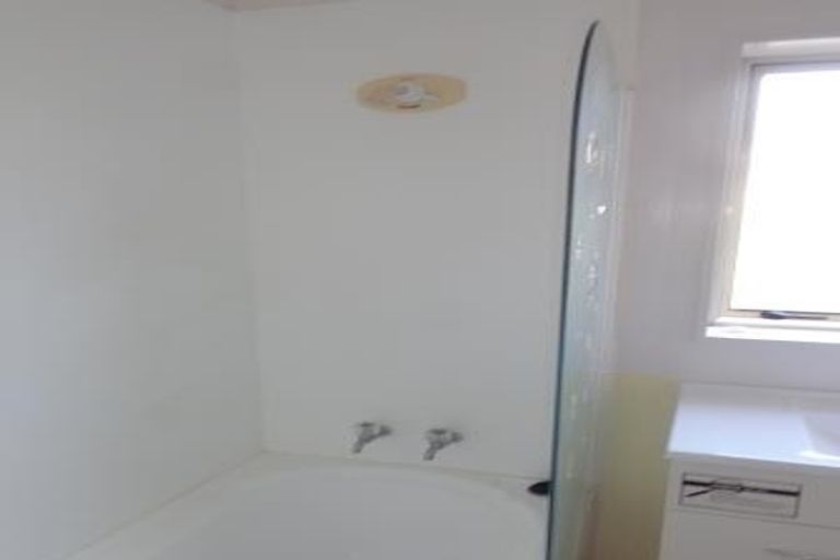 Photo of property in 1/341 Royal Road, Massey, Auckland, 0614
