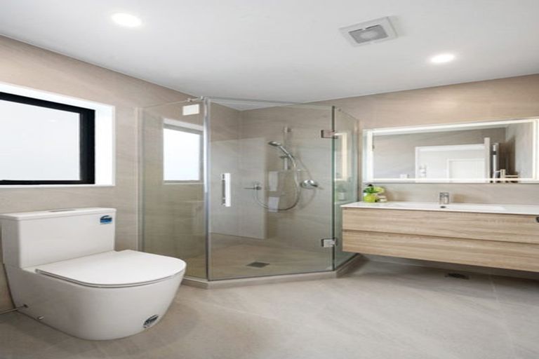Photo of property in 50 Sandgate Avenue, Botany Downs, Auckland, 2010