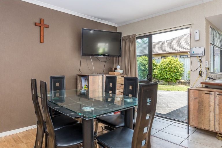 Photo of property in 4 Kalmore Place, Flat Bush, Auckland, 2016