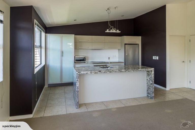 Photo of property in 51 Tiketike Way, Brooklyn, Wellington, 6021