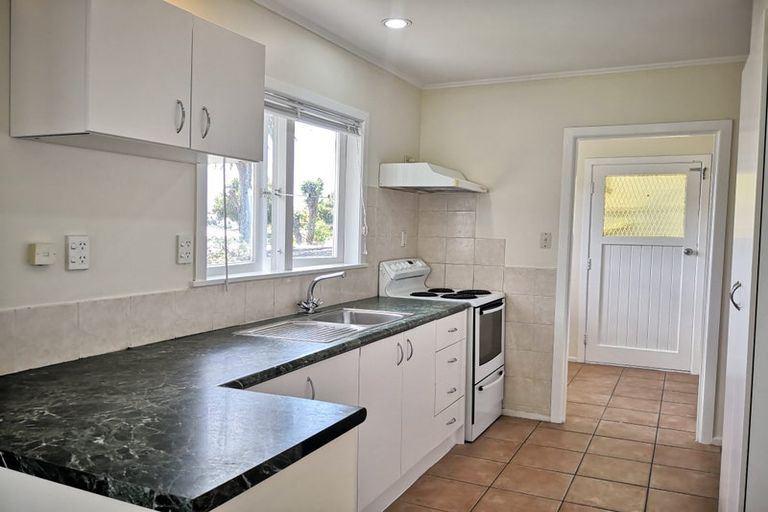 Photo of property in 3 Blenheim Street, Glenfield, Auckland, 0629