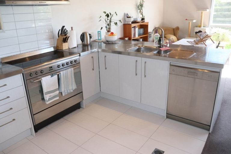 Photo of property in 7/3 Severn Street, Island Bay, Wellington, 6023