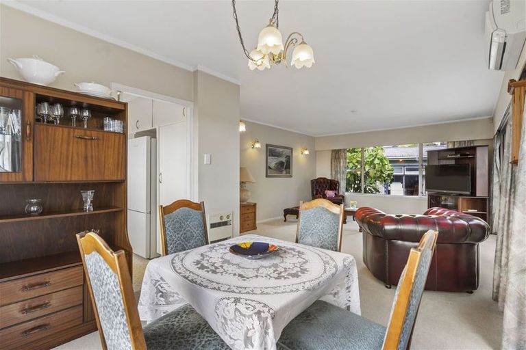 Photo of property in 301 Pakuranga Road, Pakuranga Heights, Auckland, 2010