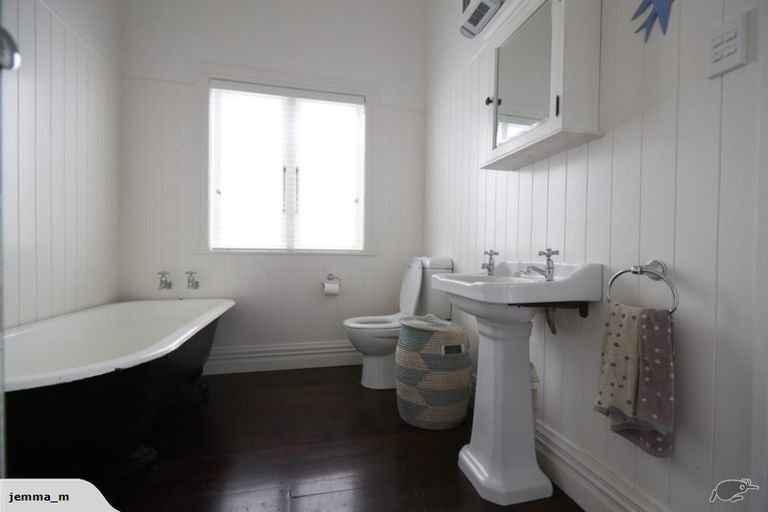 Photo of property in 246 Rintoul Street, Berhampore, Wellington, 6023
