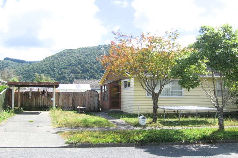 Photo of property in 2f1- Crystal Grove, Birchville, Upper Hutt, 5018