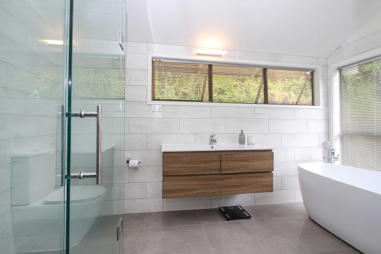 Photo of property in 30 Trelawny Place, Hillcrest, Auckland, 0627