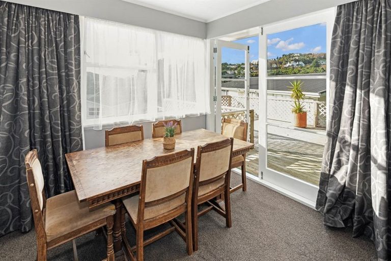 Photo of property in 3 Terrance Grove, Paparangi, Wellington, 6037