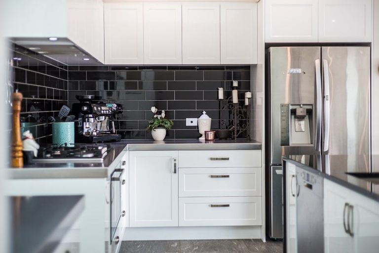 Photo of property in 10 Madeira Close, Whitby, Porirua, 5024