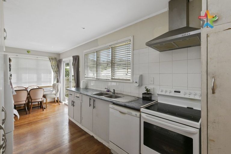 Photo of property in 58 Hewer Crescent, Naenae, Lower Hutt, 5011