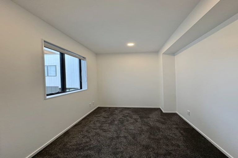 Photo of property in 14b Elcoat Avenue, Te Atatu South, Auckland, 0610