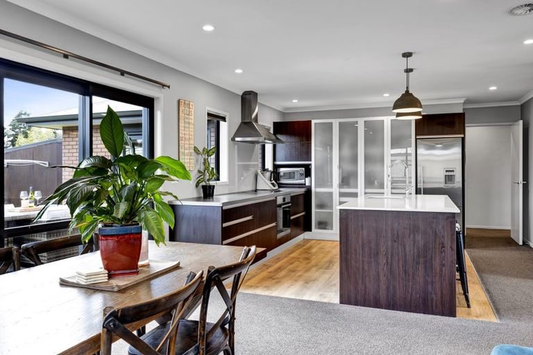 Photo of property in 6 Montague Grove, Stratford, 4332