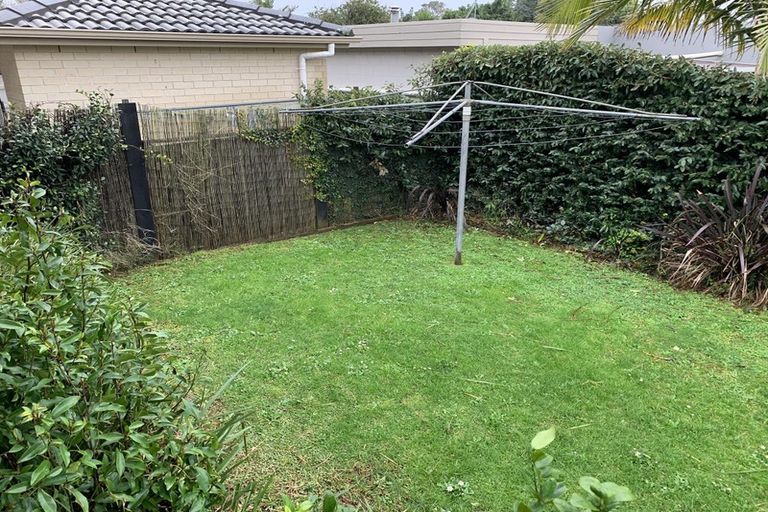 Photo of property in 1/11 Ballater Place, Highland Park, Auckland, 2010
