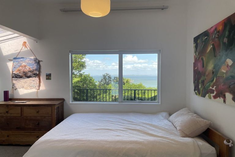 Photo of property in 60 Kauri Point Road, Laingholm, Auckland, 0604