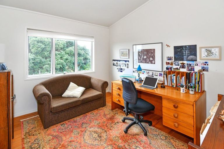 Photo of property in 88 Howard Road, Orere Point, Papakura, 2585