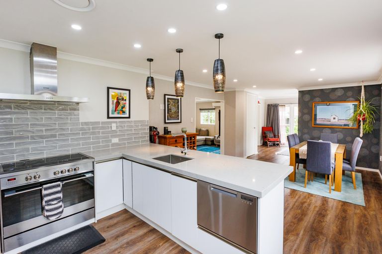Photo of property in 158 Turitea Road, Fitzherbert, Palmerston North, 4472