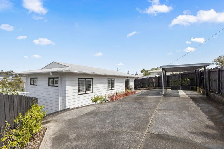 Photo of property in 13 Matipo Road, Te Atatu Peninsula, Auckland, 0610