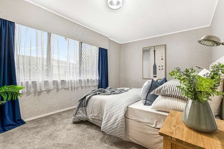 Photo of property in 10 Gemini Place, Kawaha Point, Rotorua, 3010