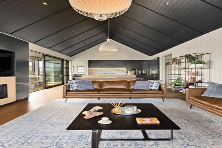 Photo of property in 17 Falconer Rise, Jacks Point, Queenstown, 9371