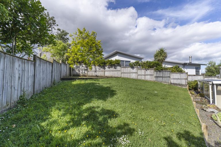 Photo of property in 51 Kittiwake Drive, Schnapper Rock, Auckland, 0632