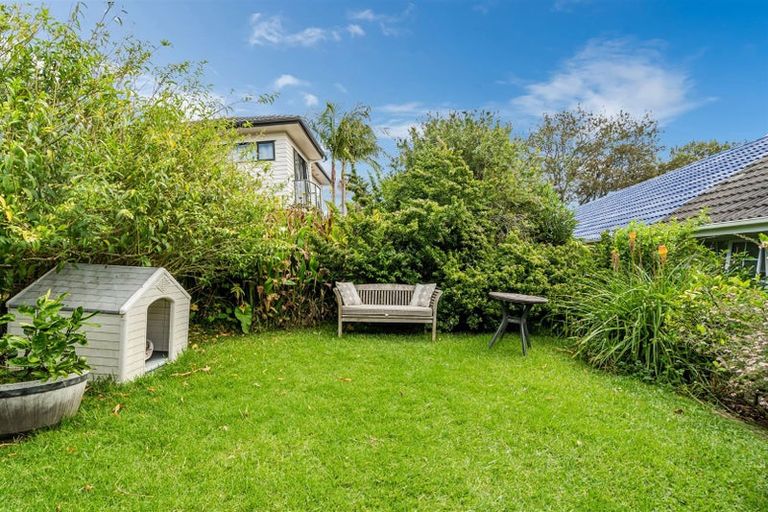 Photo of property in 1/6 Mahuta Grove, Northcote, Auckland, 0627