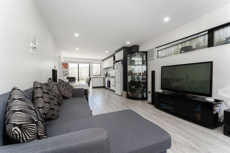 Photo of property in 13c Keiha Crescent, Massey, Auckland, 0614
