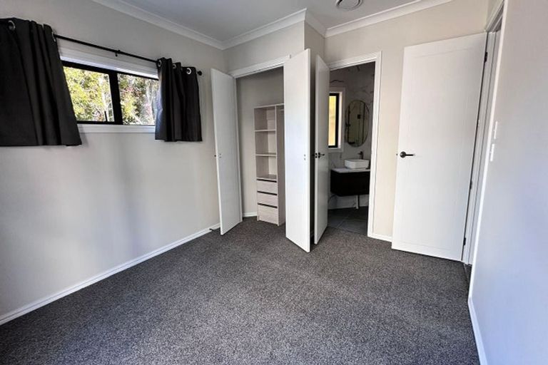 Photo of property in 19 Artesia Close, Shamrock Park, Auckland, 2016