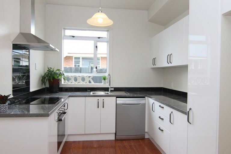 Photo of property in 21 Wrights Road, Addington, Christchurch, 8024