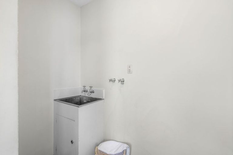 Photo of property in 1/12 Lees Road, Strowan, Christchurch, 8052